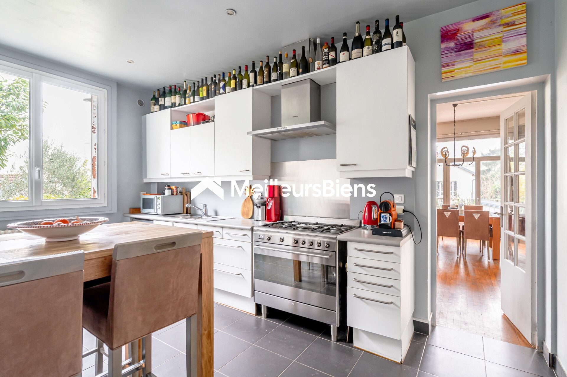 Appartement 150m2, 4 chambres, jardin, vue, garages et sous-sol.