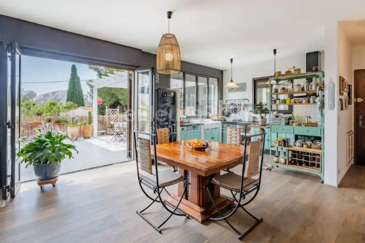 Ensemble de biens immobiliers: Maison + T2 + Dépendance