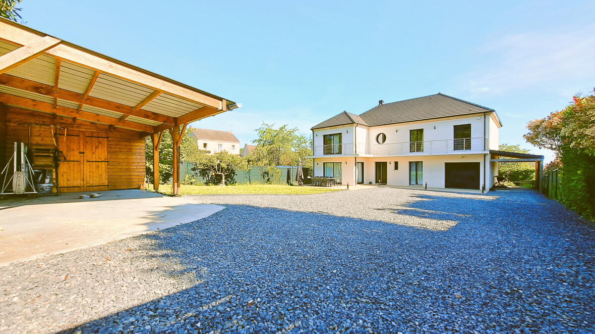 MAISON COUP DE COEUR 210 M2