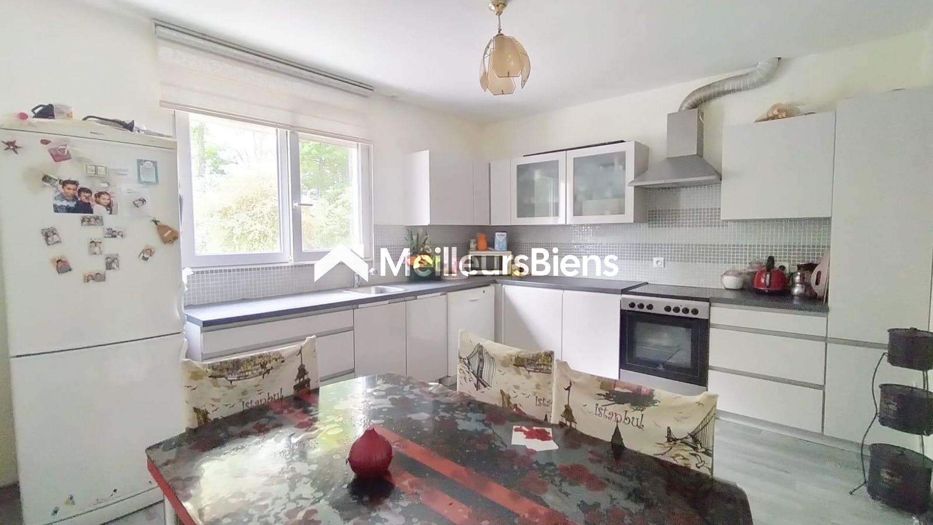 Maison Familiale 4 Pièces – Jardin & Sous-Sol – Quartier Saint-Jean, Châteaudun