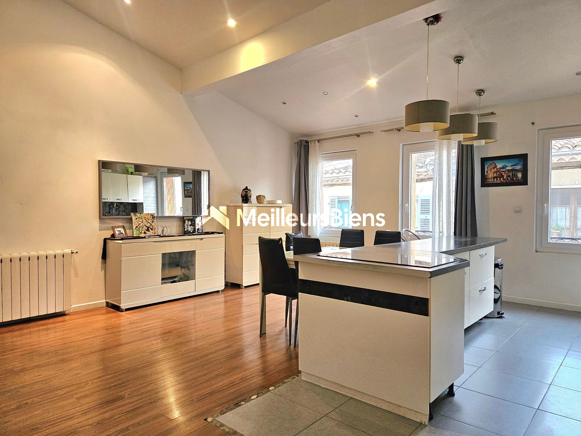 Appartement de 62m2 rénové + projet d'agrandissement de 28m2 validé à 2 pas du vieux port