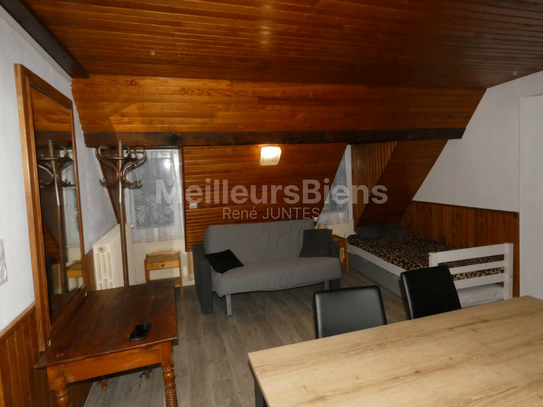 Lumineux studio de 21m2 en centre ville - 2ème étage dans petite copro