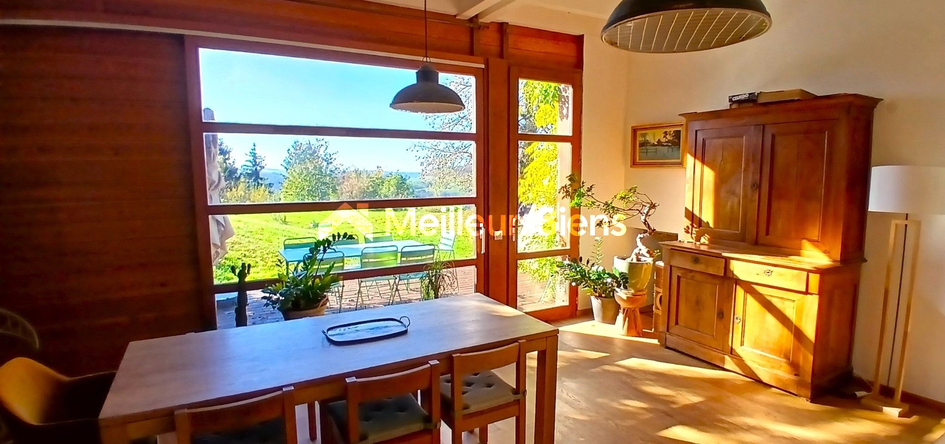 Le paradis existe !!! Magnifique Propriétée de 178m² environ avec 42.000 m² de terrain vue imprenable.
