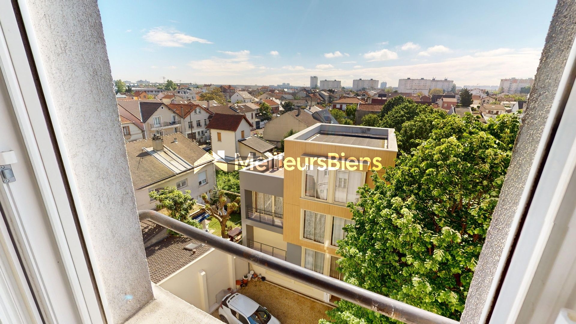 Joli duplex en dernier étage, bien isolé (DPE C), à 100 du M° La Courneuve (ligne 7)