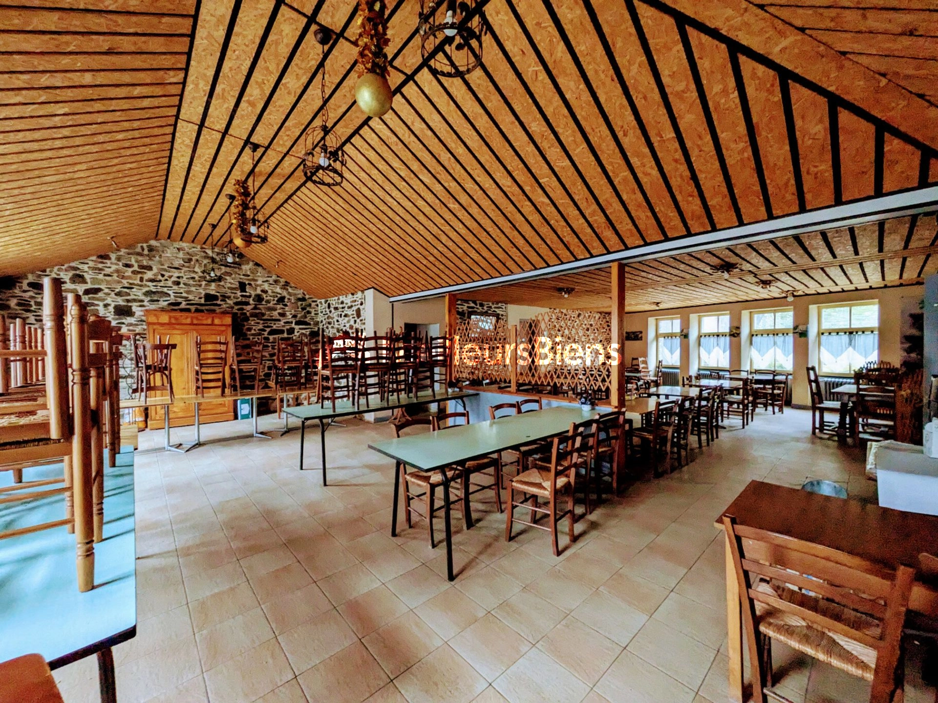 Opportunité commerciale avec fort potentiel de rénovation