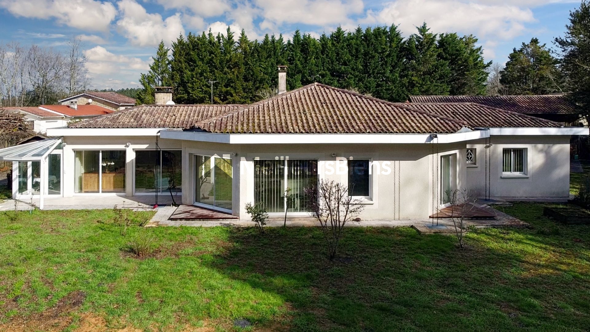 Maison d'architecte sur 9000 m² de Parc