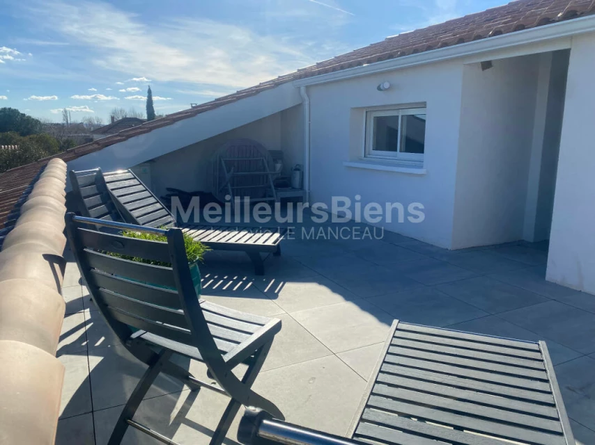 SUPERBE DUPLEX AVEC TERRASSE TROPEZIENNE SANS VIS A VIS