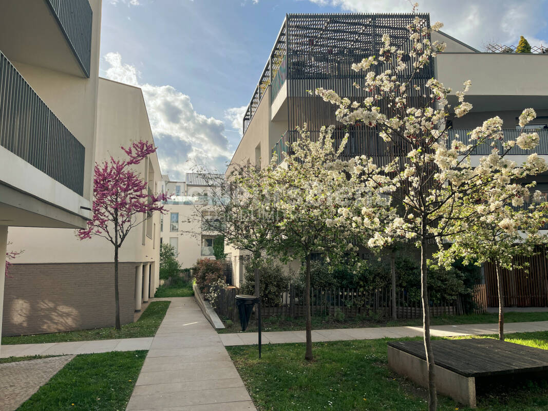 Beau Garage double 26m² à proximité immédiate Lyon3eme dans une résidence de 2020  loué forte rentabilité