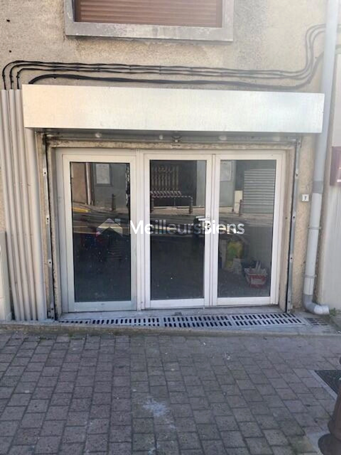GRAND LOCAL COMMERCIAL centre ROGNAC
