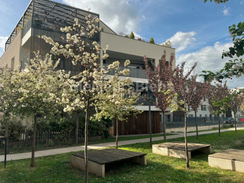 Beau Garage double 28m² à proximité immediate Lyon3eme dans une residence de 2020 belle rentabilité loué