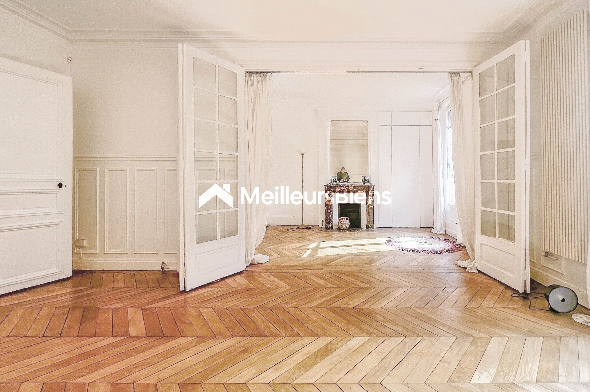 Appartement calme et lumineux dans immeuble Haussmannien bien entretenu, quartier commerçant de Mouton Duvernet