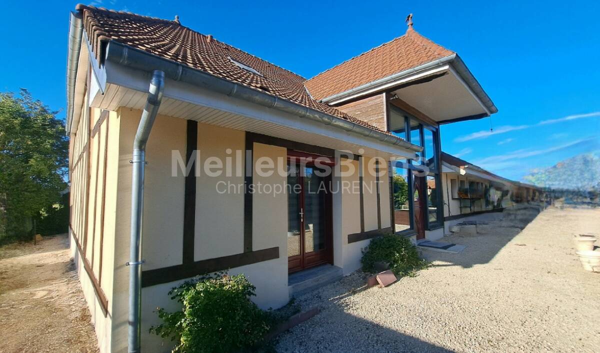 Maison de caractère / possibilité 5ème chambre / dépendance 73 m²