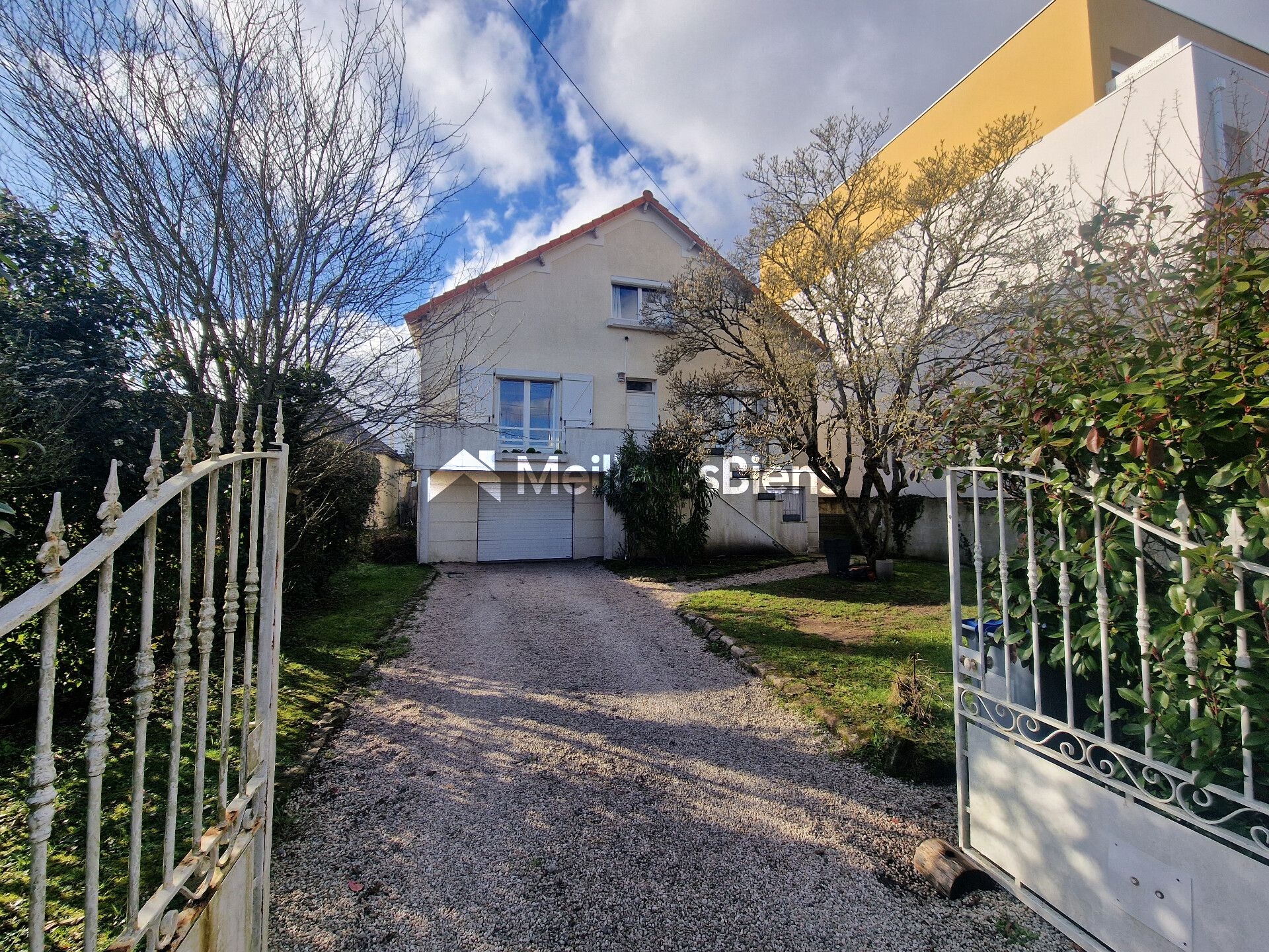 Gros potentiel pour cette maison idéalement située