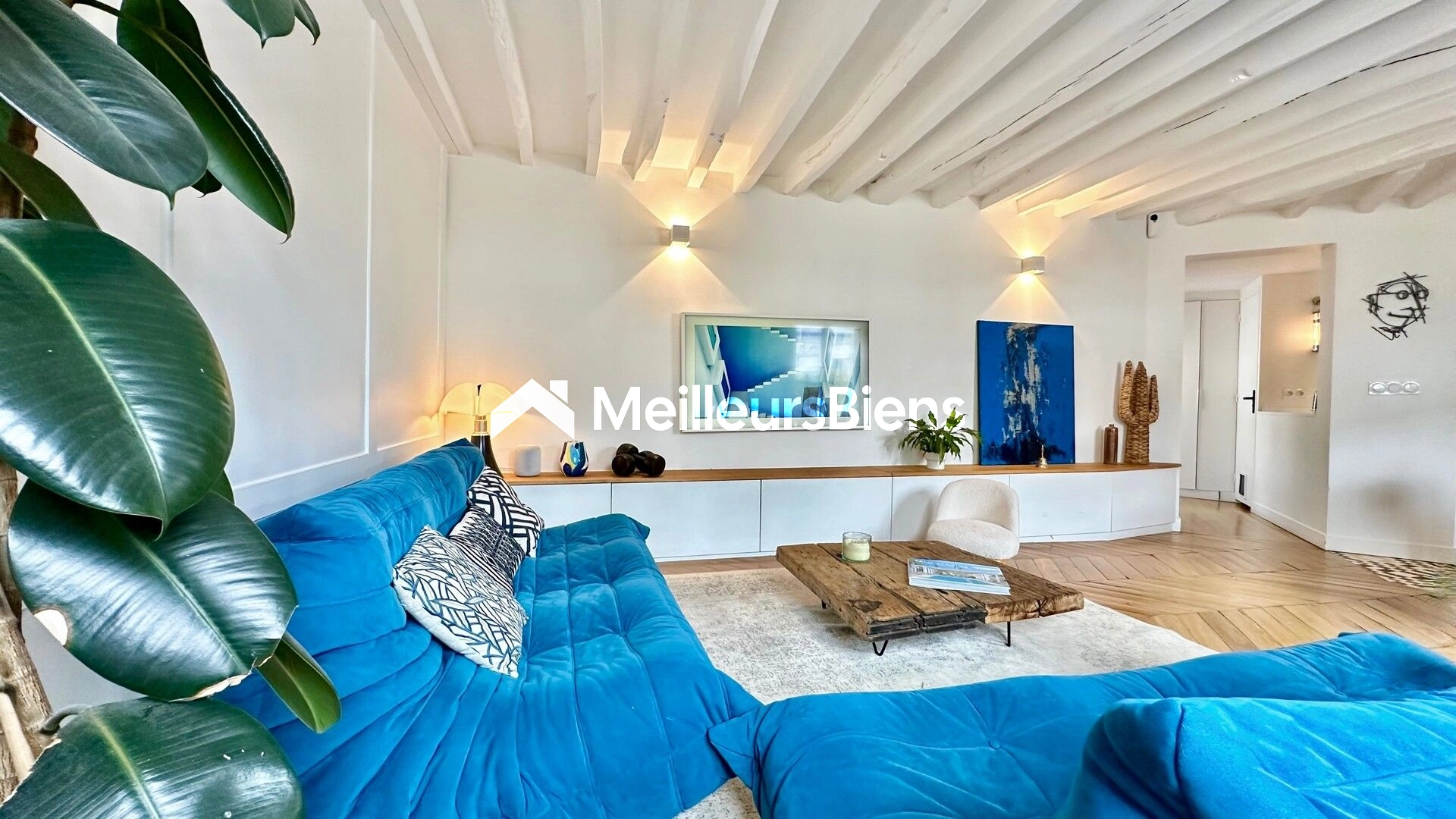 Coup de coeur assuré pour ce 3 pièces avec balcon filant