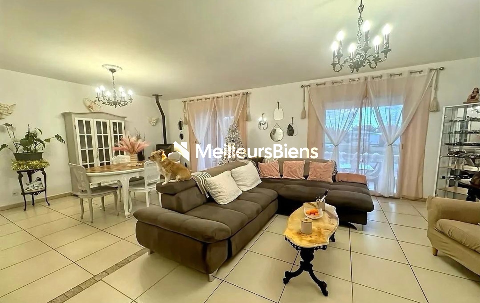 Maison rénovée T4 avec piscine sur terrain cloturé de 980m2
