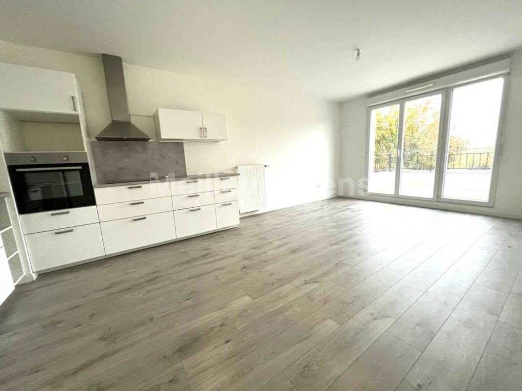 Plessis-Trévise Appartement de 3 pièces + Terrasse + Pkg!