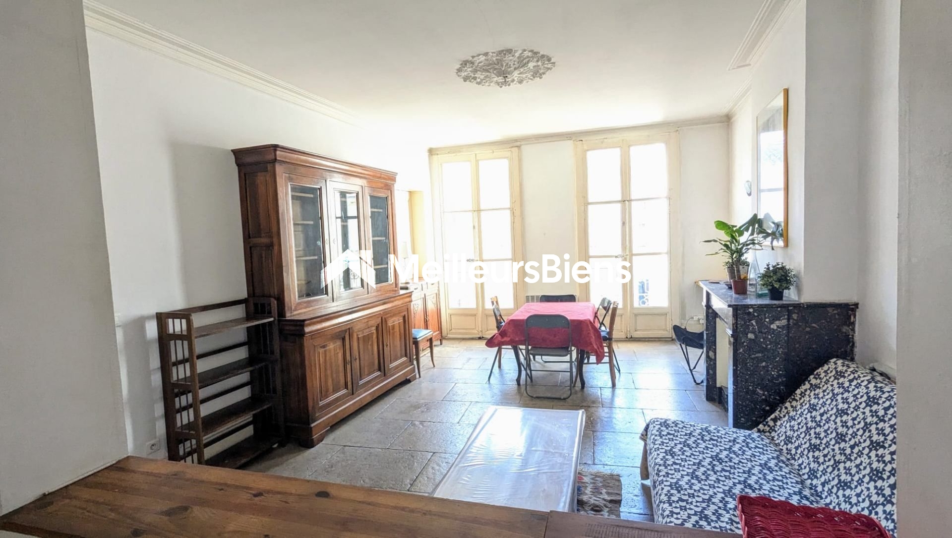 T3 lumineux ,Grand Rue Jean Moulin, immeuble Haussmannien dans l' Ecusson
