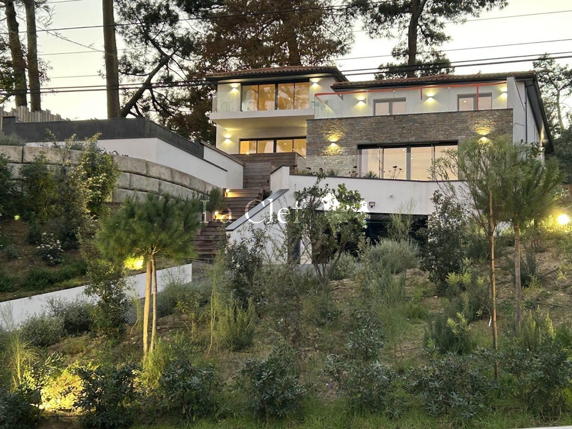LA-TESTE-DE-BUCH VILLA 260m² PISCINE STUDIO INDEPENDANT