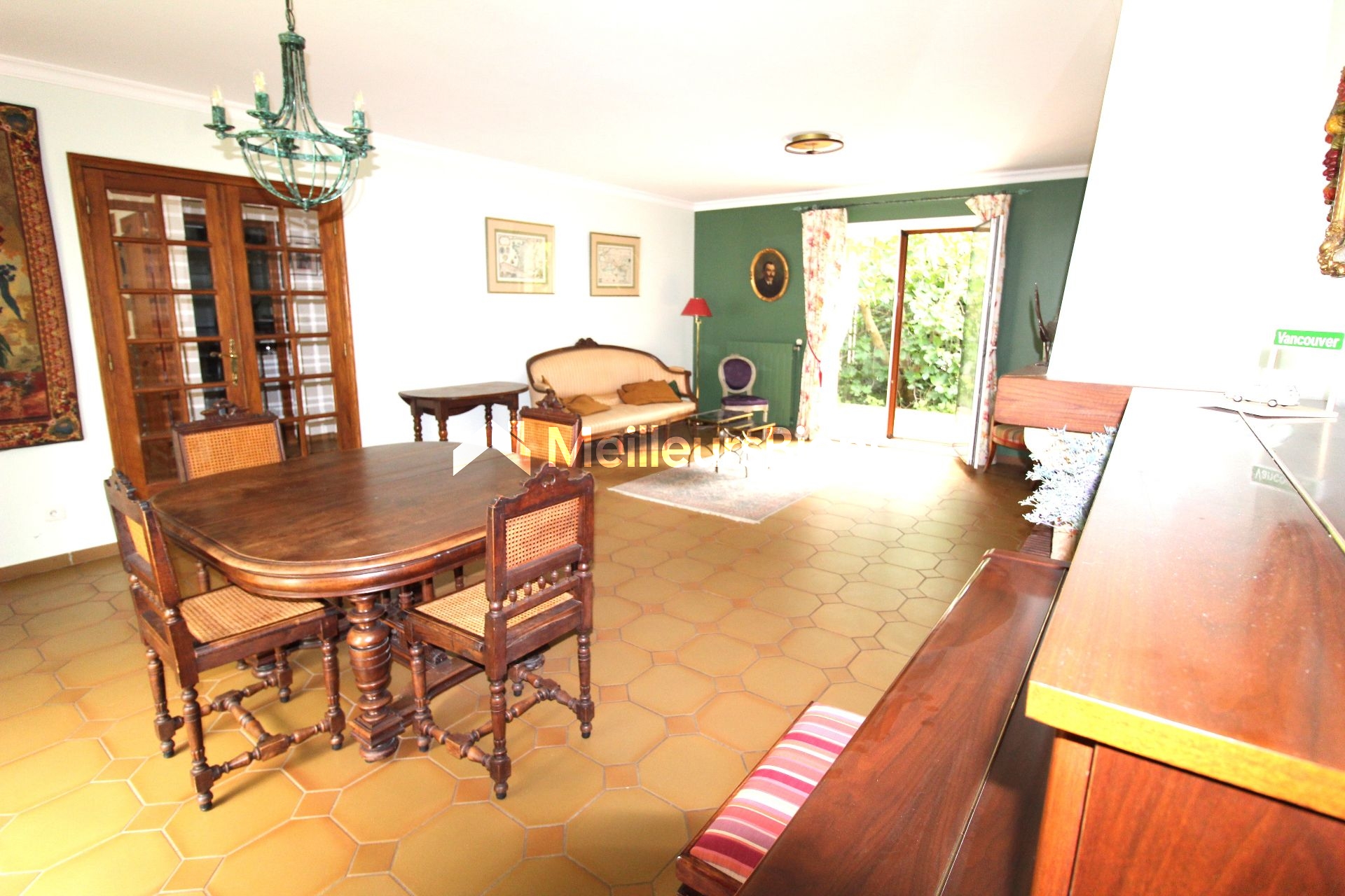 RUEIL-MALMAISON - QUARTIER DE BUZENVAL - MAISON 138 M² - 4 CHAMBRES - TERRAIN 320 M² - JARDIN - GARAGE - SOUS-SOL TOTAL
