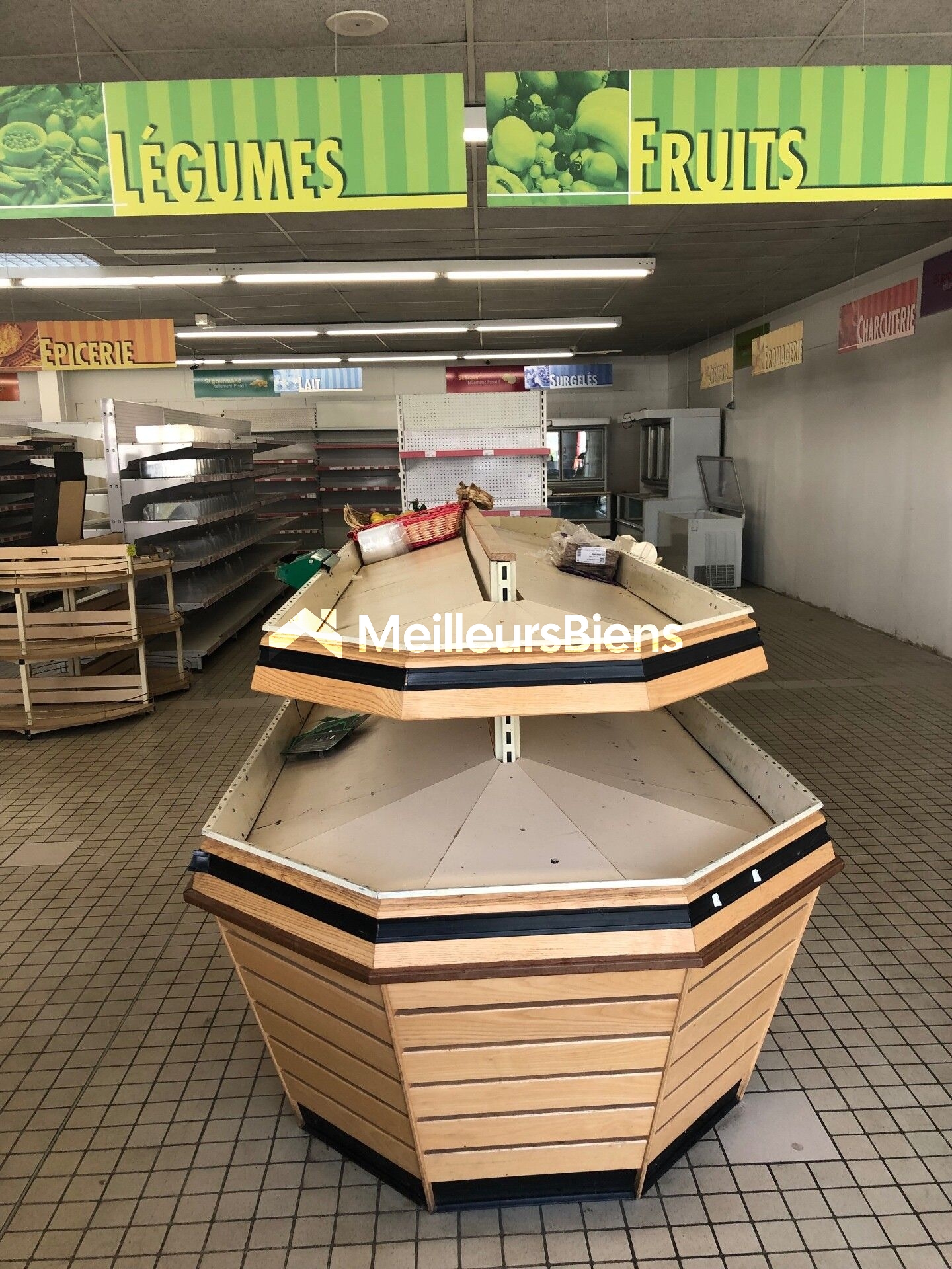 Proche Le Mans Local commercial - Superette 450m2 Grand Lucé proche Le Mans
