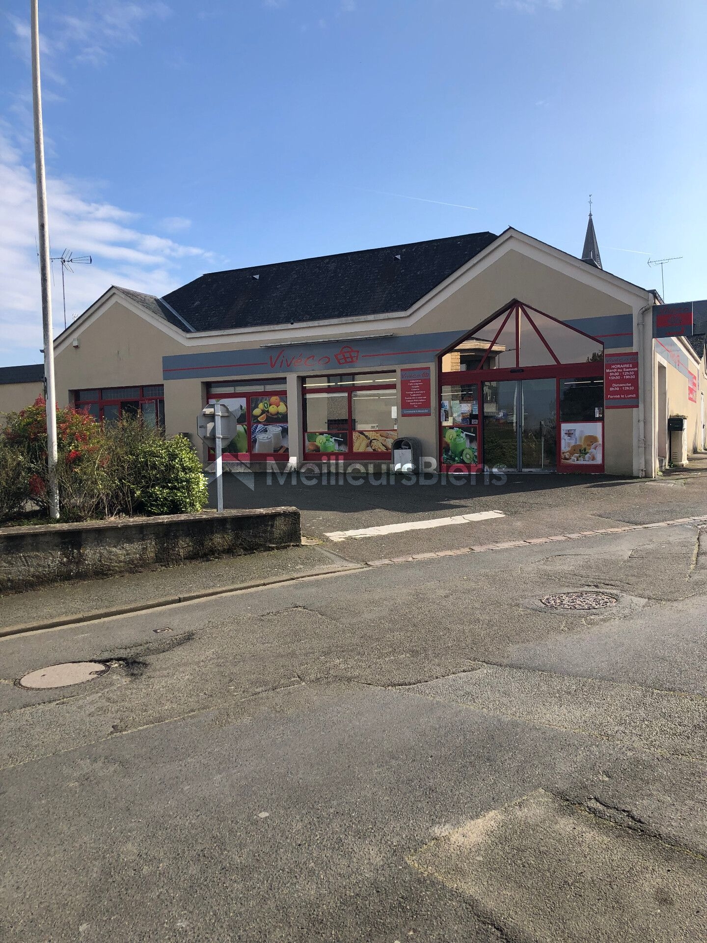 Proche Le Mans Local commercial - Superette 450m2 Grand Lucé proche Le Mans