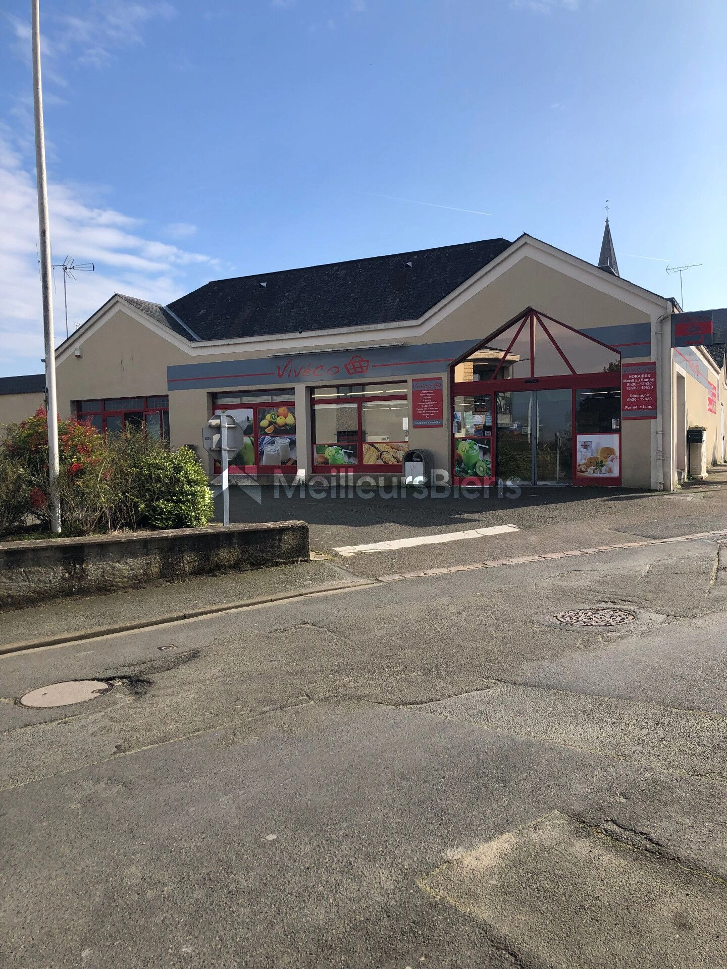 Proche Le Mans Local commercial - Superette 450m2 Grand Lucé proche Le Mans