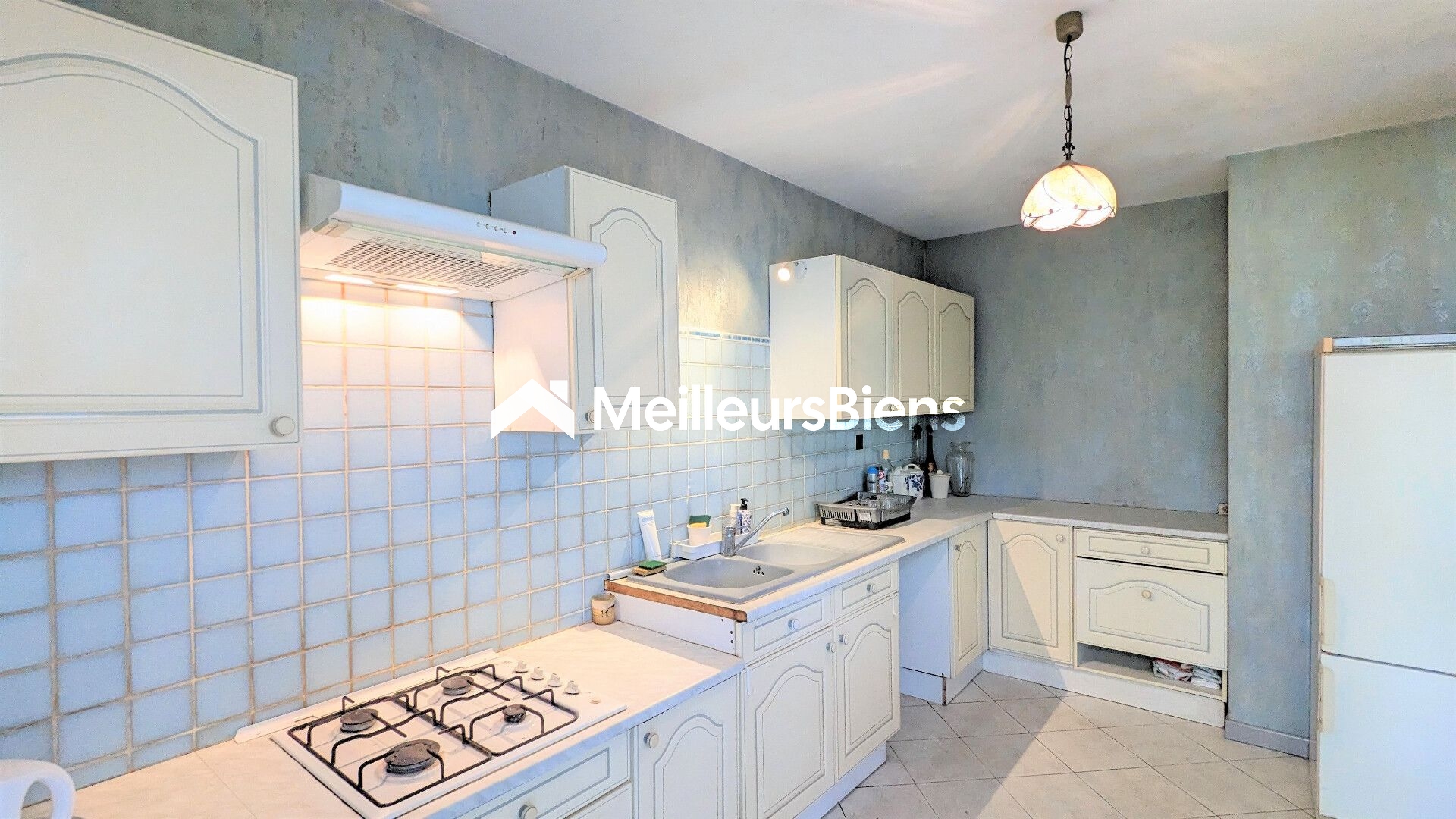 Agréable  Maison de ville jardin garage au calme .