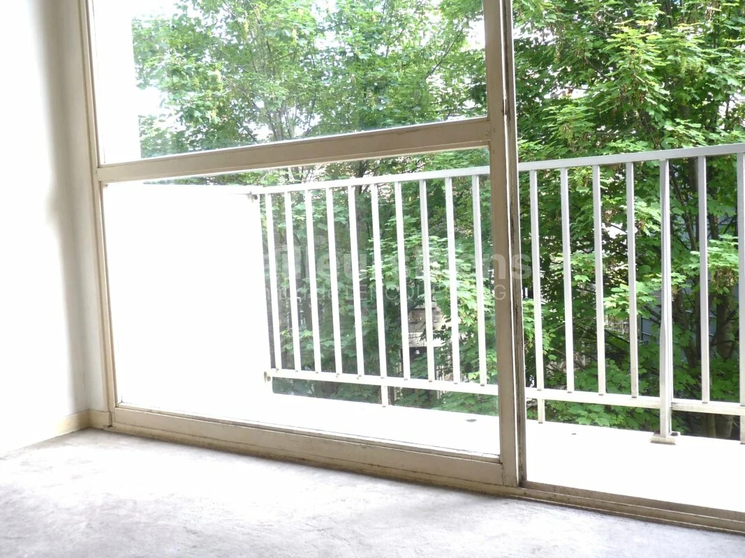 BOULOGNE - STUDIO avec BALCON sur jardin - Calme et lumineux