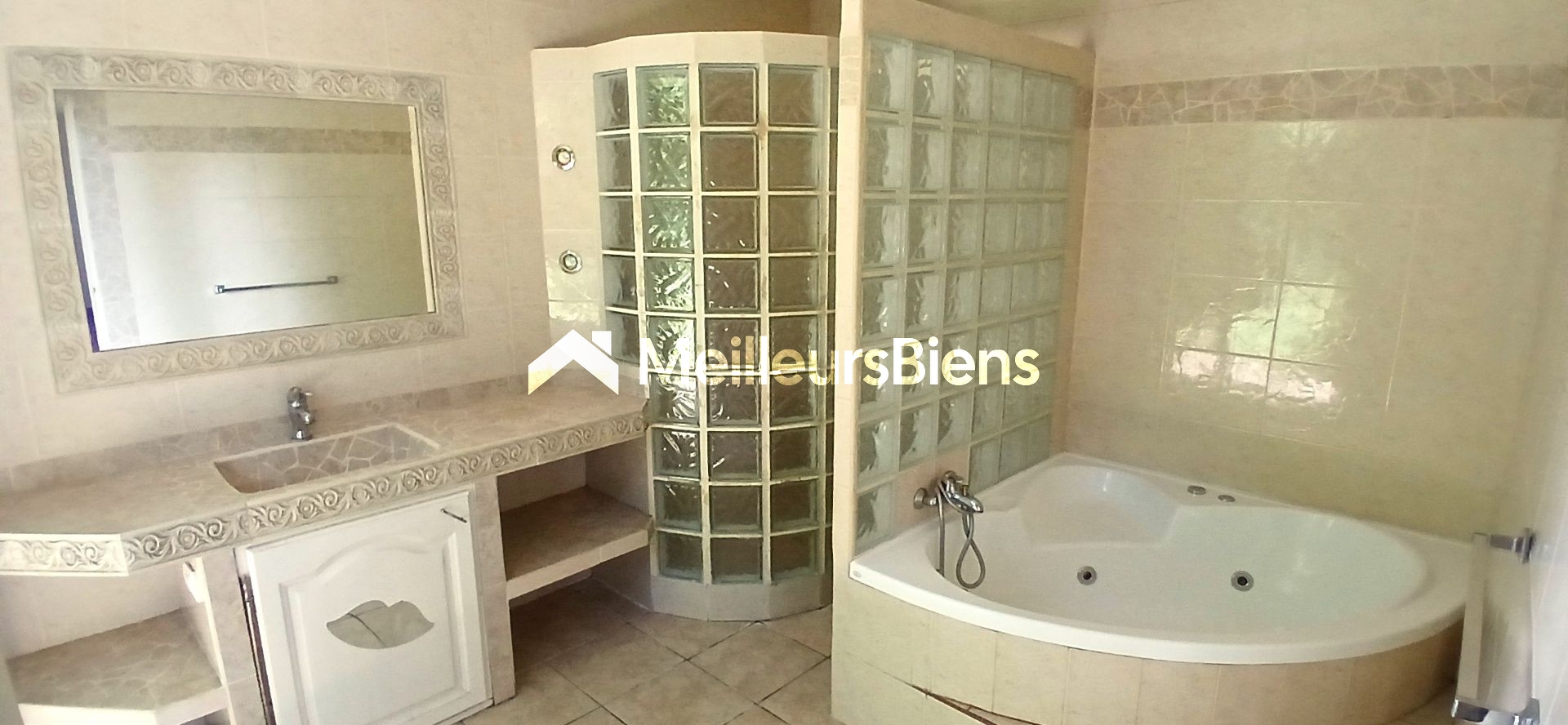Attignat-Oncin (73610) Maison familiale 5 chambres 180m² avec 2500 m² de terrain vue lac d'Aiguebelette