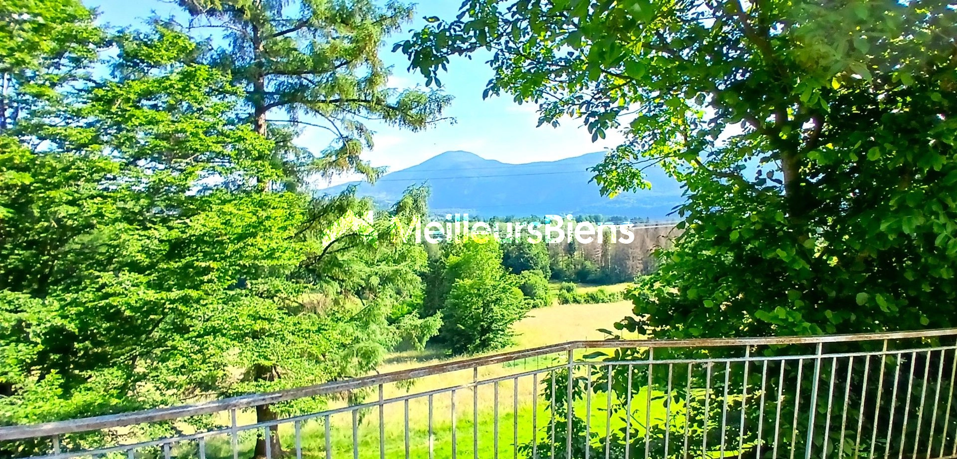 Attignat-Oncin (73610) Maison familiale 5 chambres 180m² avec 2500 m² de terrain vue lac d'Aiguebelette