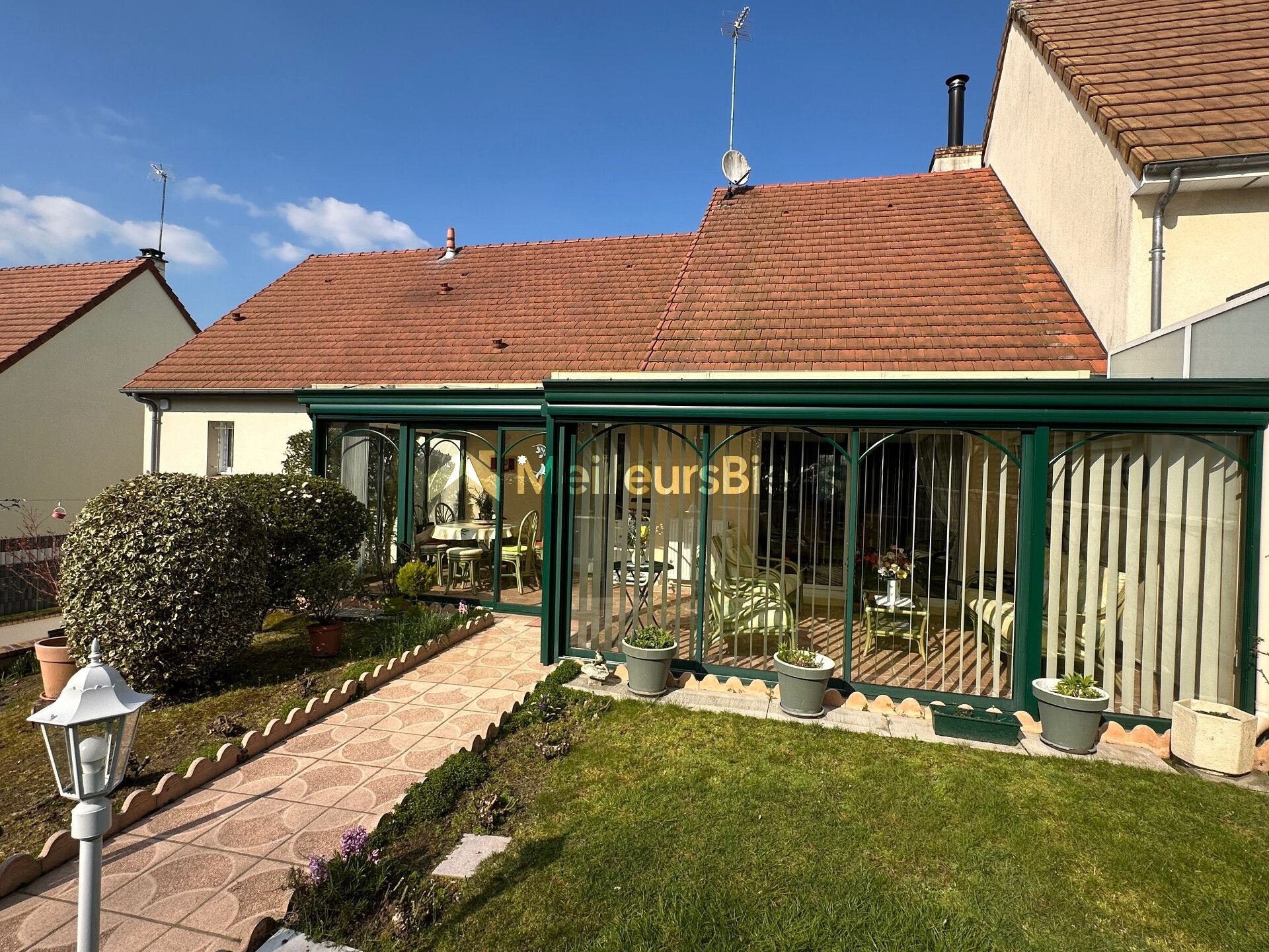 Joli pavillon sur sous sol