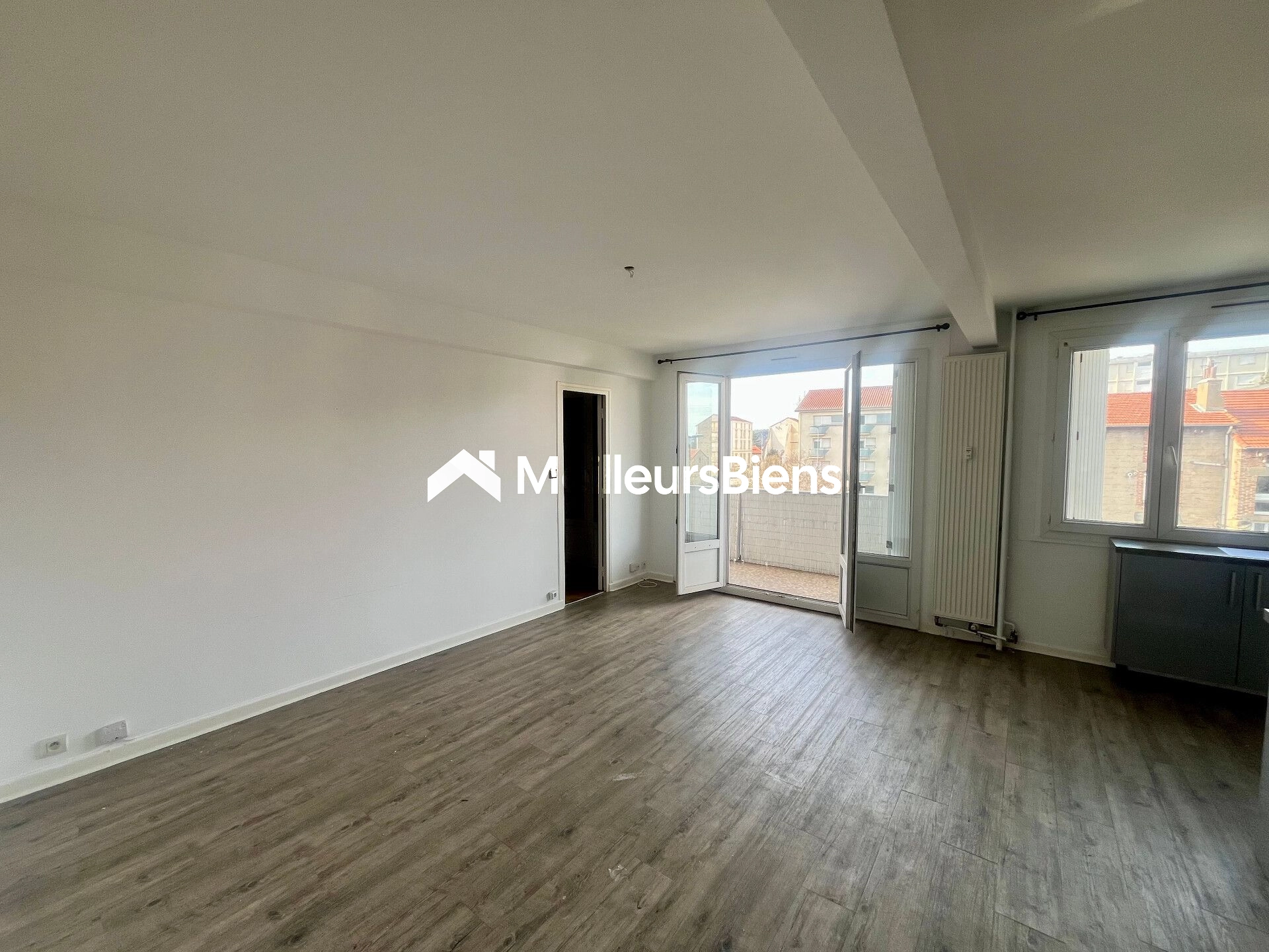 Baisse de prix  Beau T3 de 60m² habitables avec garage + 2 places de parking privatives