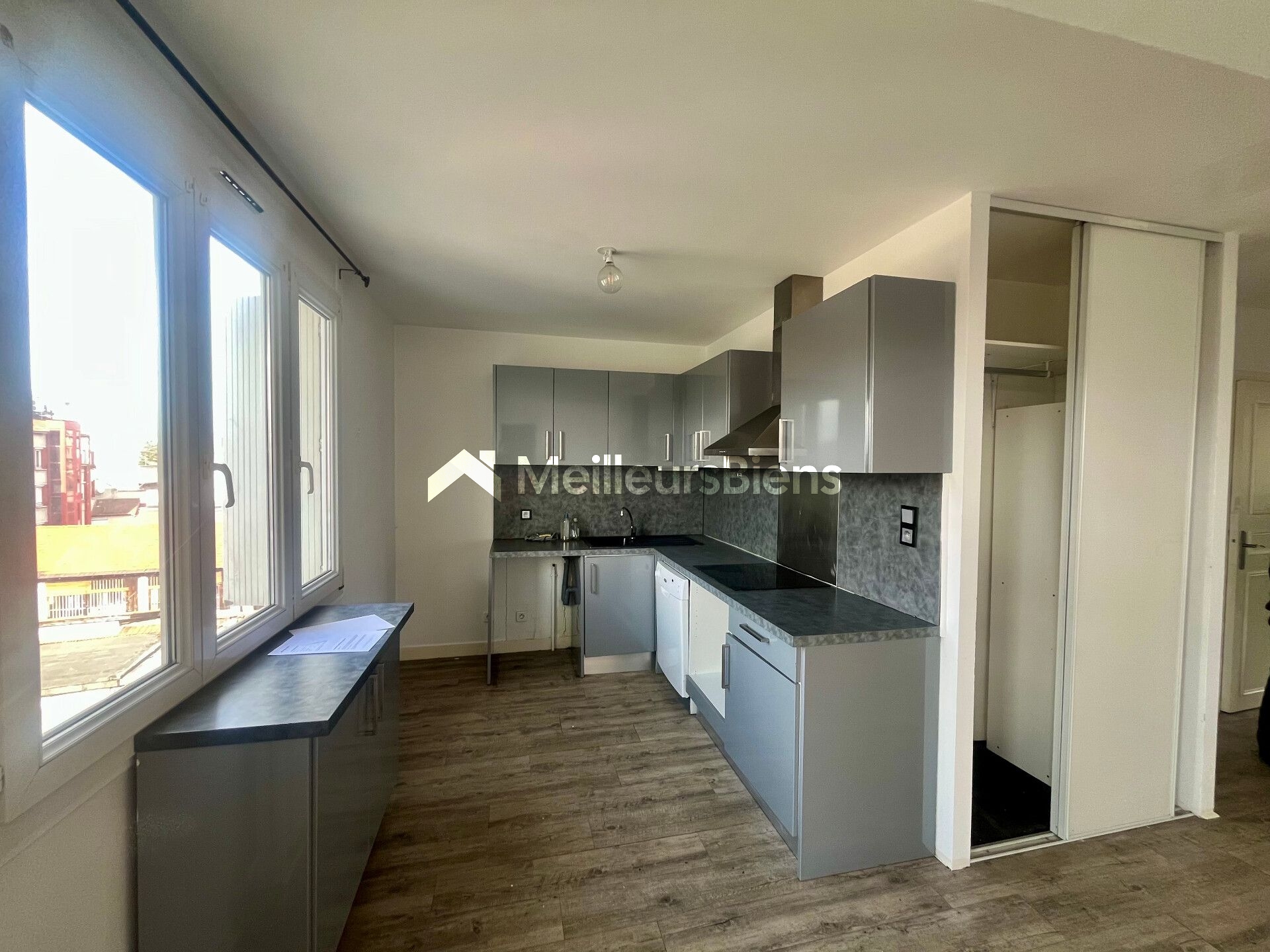 Baisse de prix Beau T3 de 60m² habitables avec garage + 2 places de parking privatives