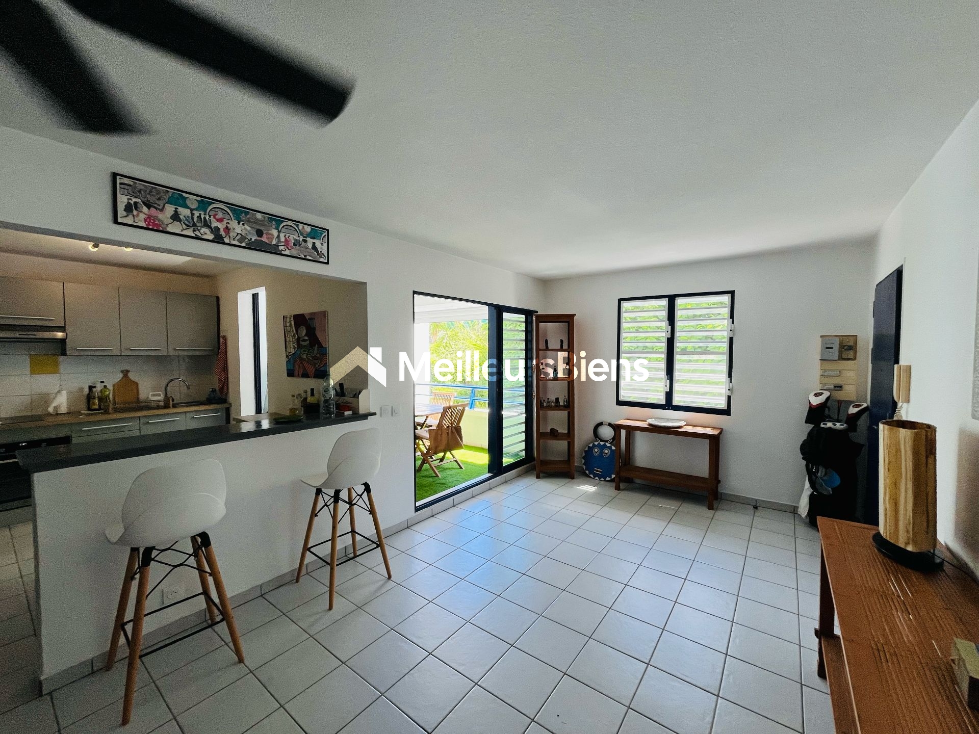 Très beau T3 terrasse sans travaux à deux pas de la plage avec citerne