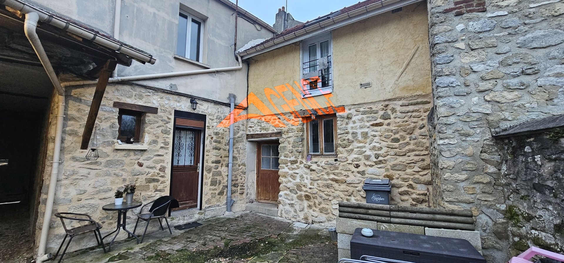 APPARTEMENT F2 LUZARCHES