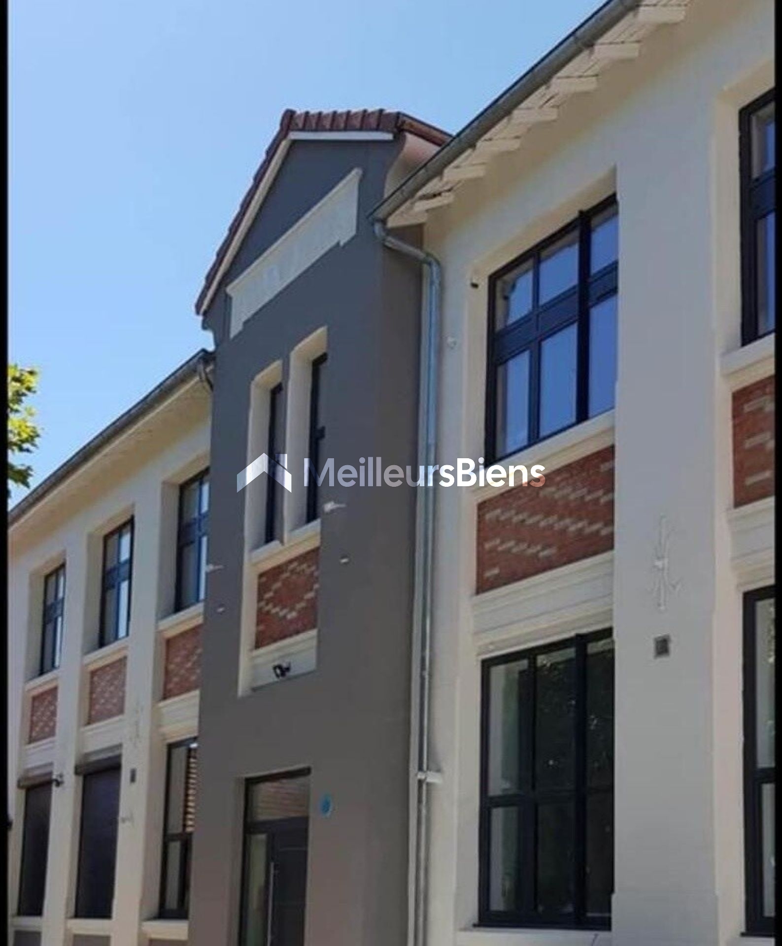APPARTEMENT 75 m² AVEC  TROPEZIENNE