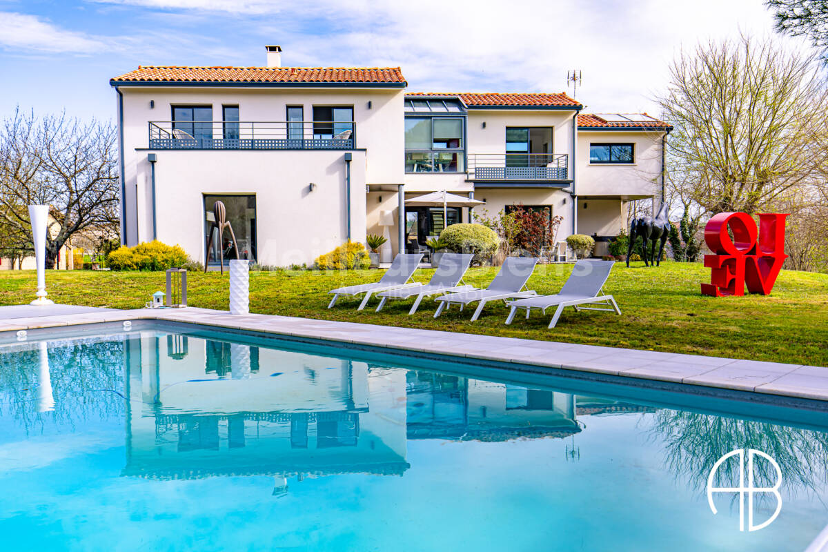 Maison d'architecte de type T5 avec piscine et pool-house, le tout sur un terrain de 3700 m2