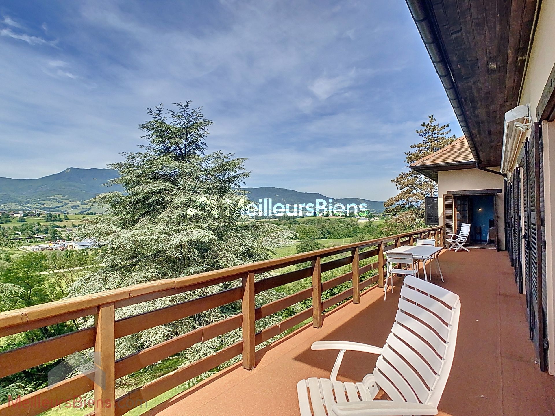 Chignin-Appartement de 161 m2 Carrez vue magnifique sur le Granier