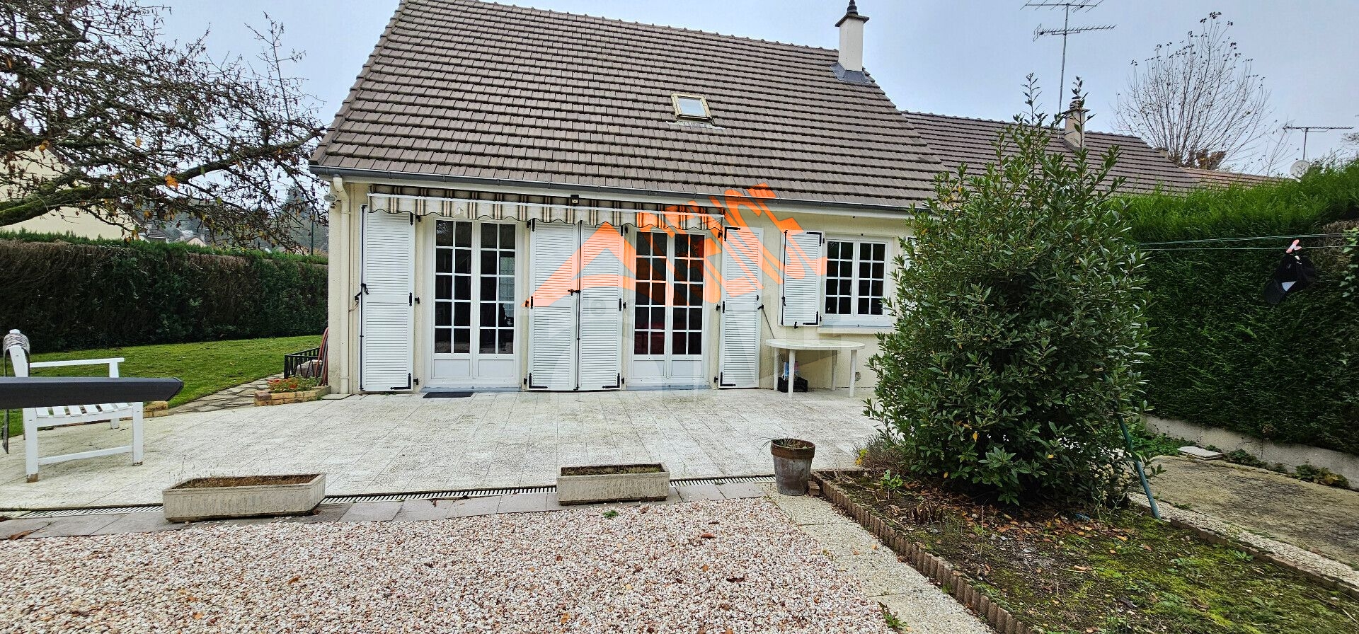 MAISON EN LIMITE SEPARATIVE DE 95 M²