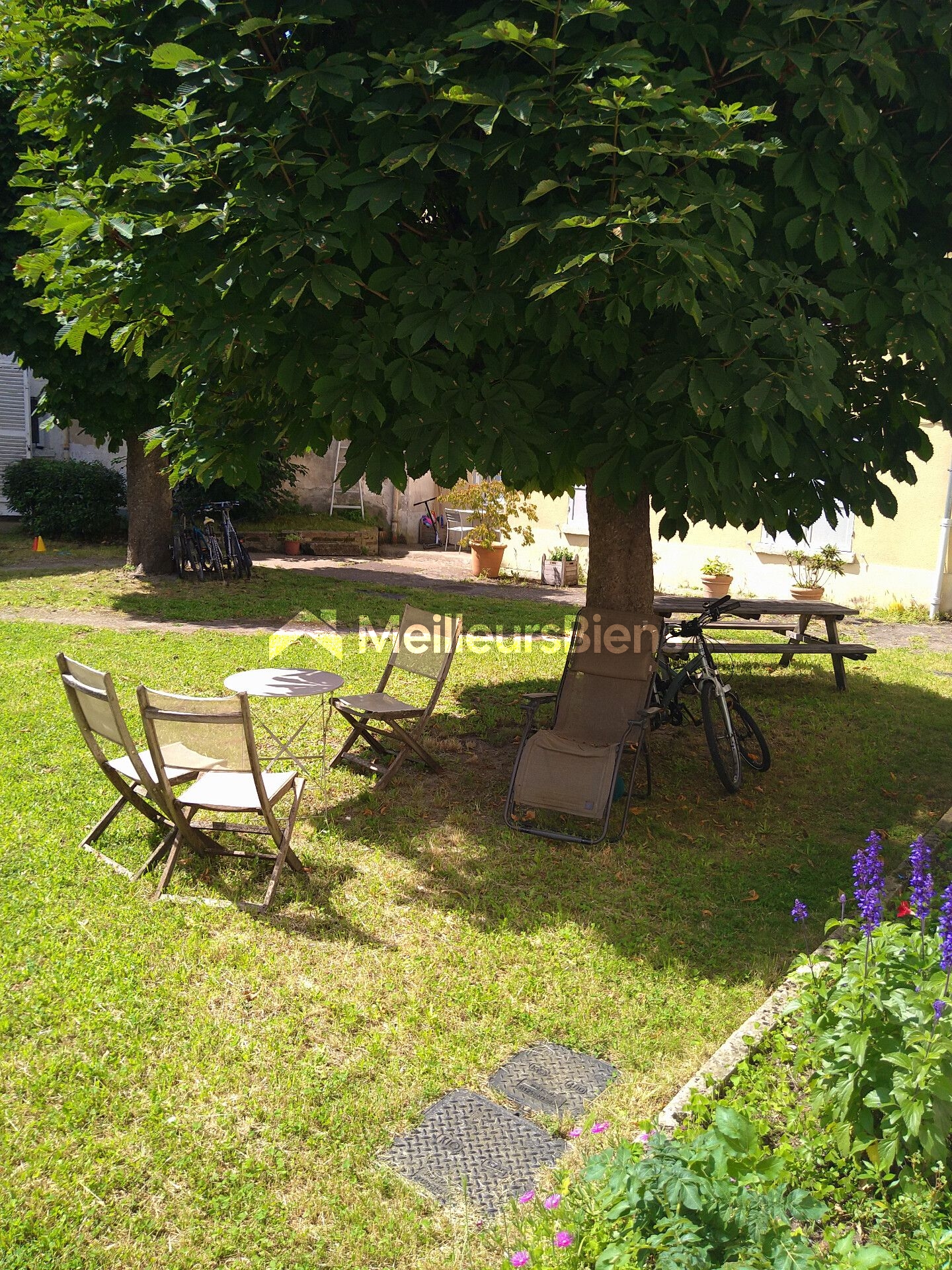RUEIL-MALMAISON - COEUR DE VILLE - STUDIO AVEC UNE CHAMBRE - CUISINE EQUIPEE - 22 M² - CAVE - 3e ET DERNIER ETAGE