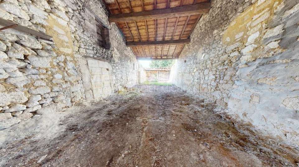 Superbe maison en pierre à rénover