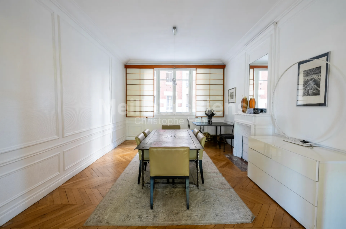 Appartement familial bourgeois,  Parquet, Moulures Cheminée,  à 5 minute de la porte d'Auteuil
