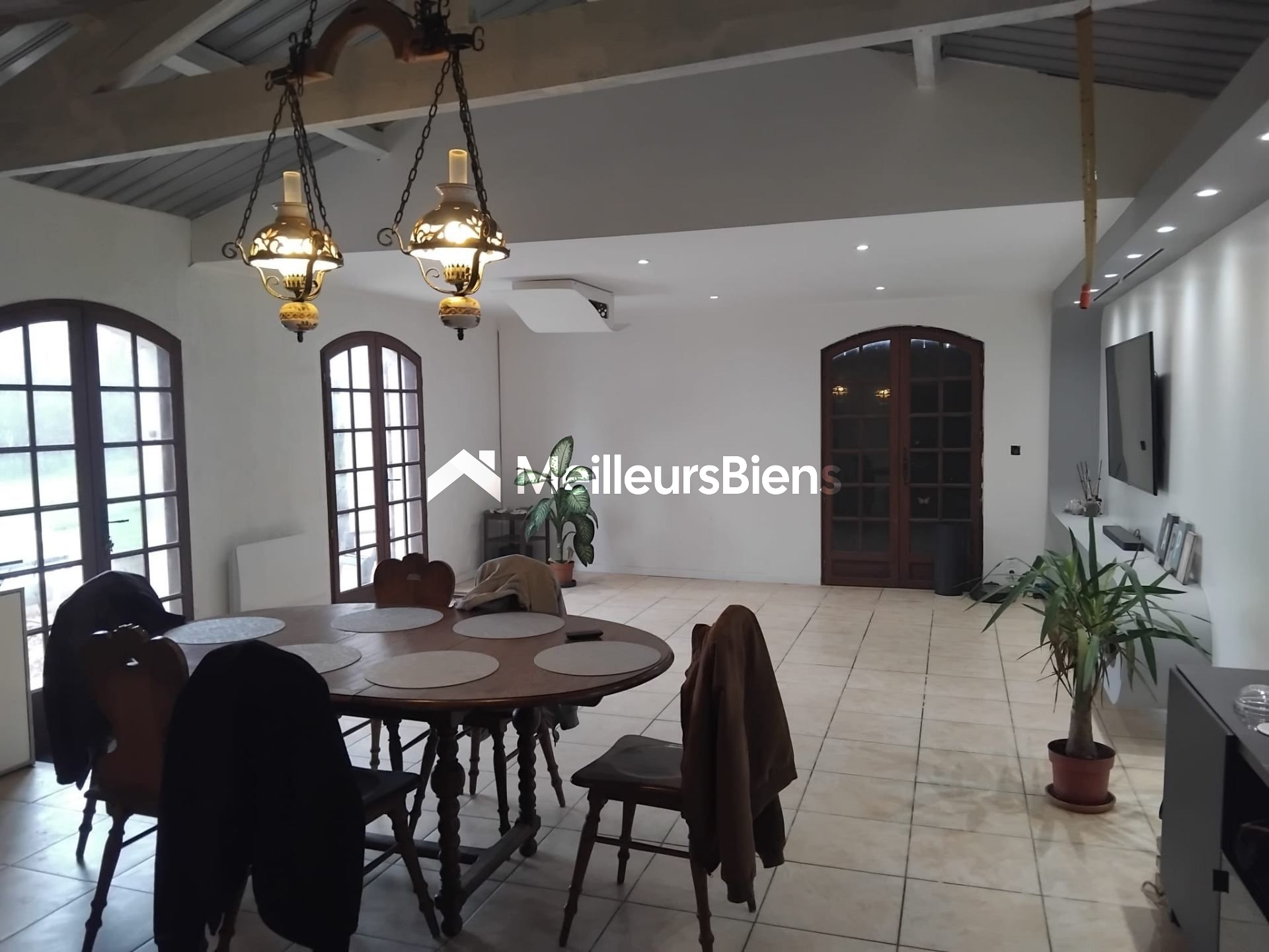 Maison de campagne sur grand terrain de 1.5 hectares