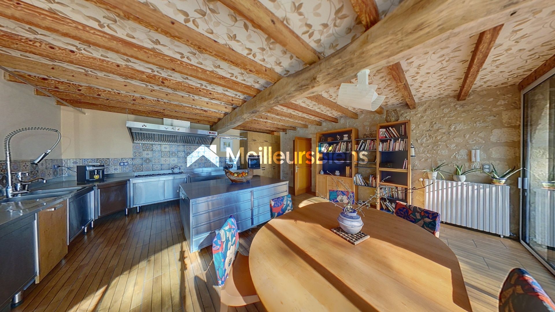 Propriété de Mathalin, divisible et constructible