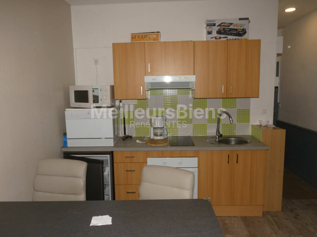 Appartement de 27m2, au 1er étage en centre ville dans petite copro.