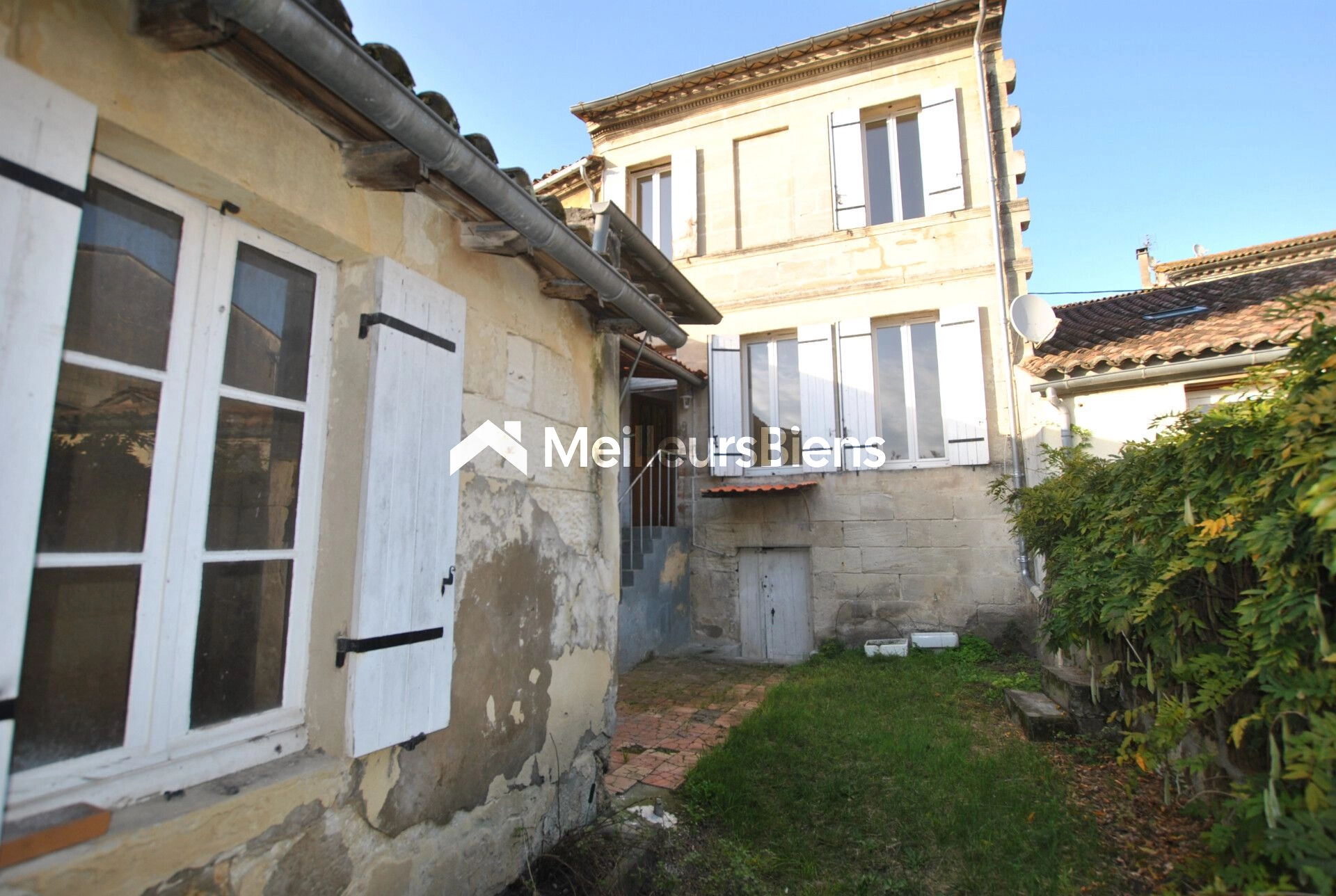 Maison de ville avec jardin. Budget 169 000€