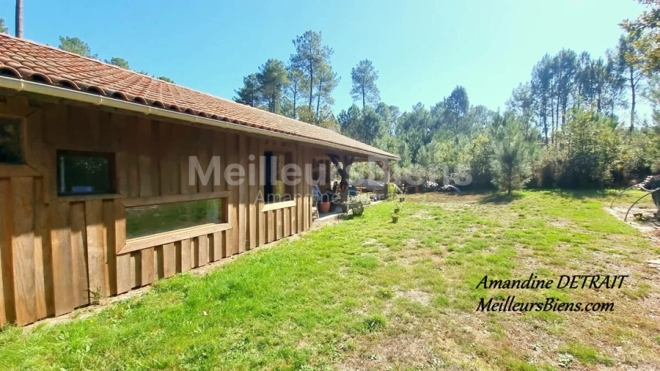 Maison en bois de 100 m², au calme, terrain 745 m²