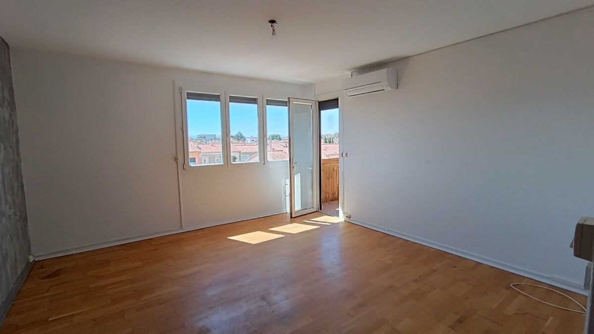 A VENDRE - APPARTEMENT T3 - TERRASSE - GARAGE - CAVE - PARKING - VUE SUR LE CANIGOU - 66000 PERPIGNAN