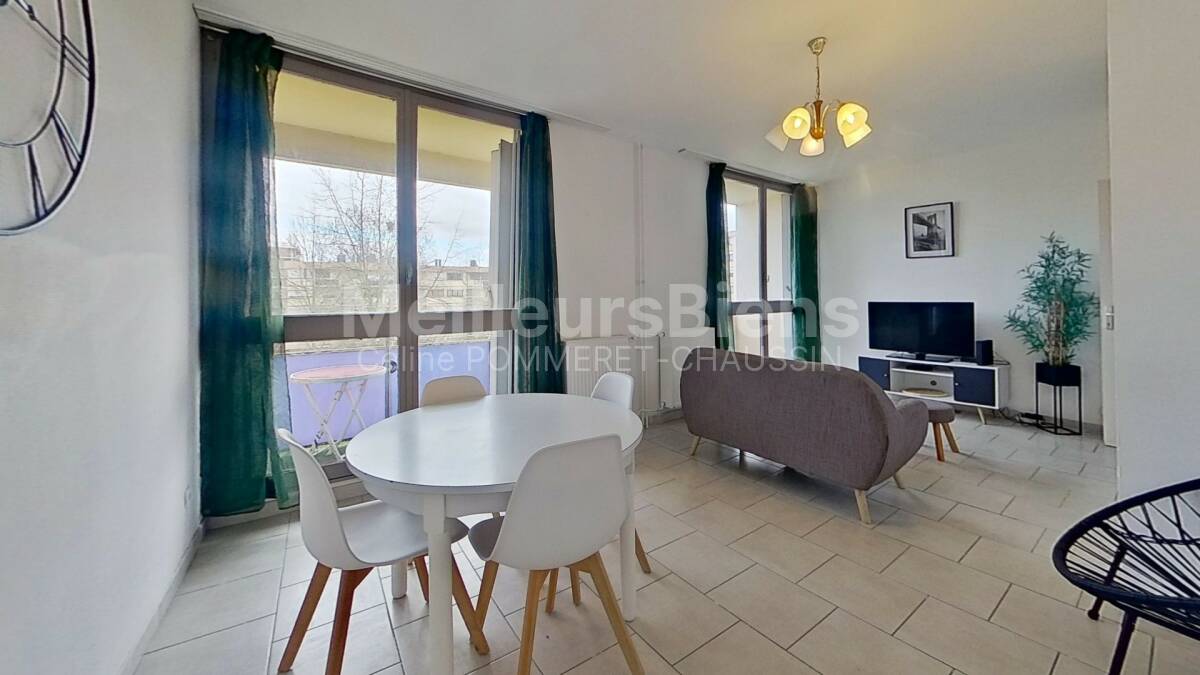 Appartement de 71 m² 4 pièces et une cave