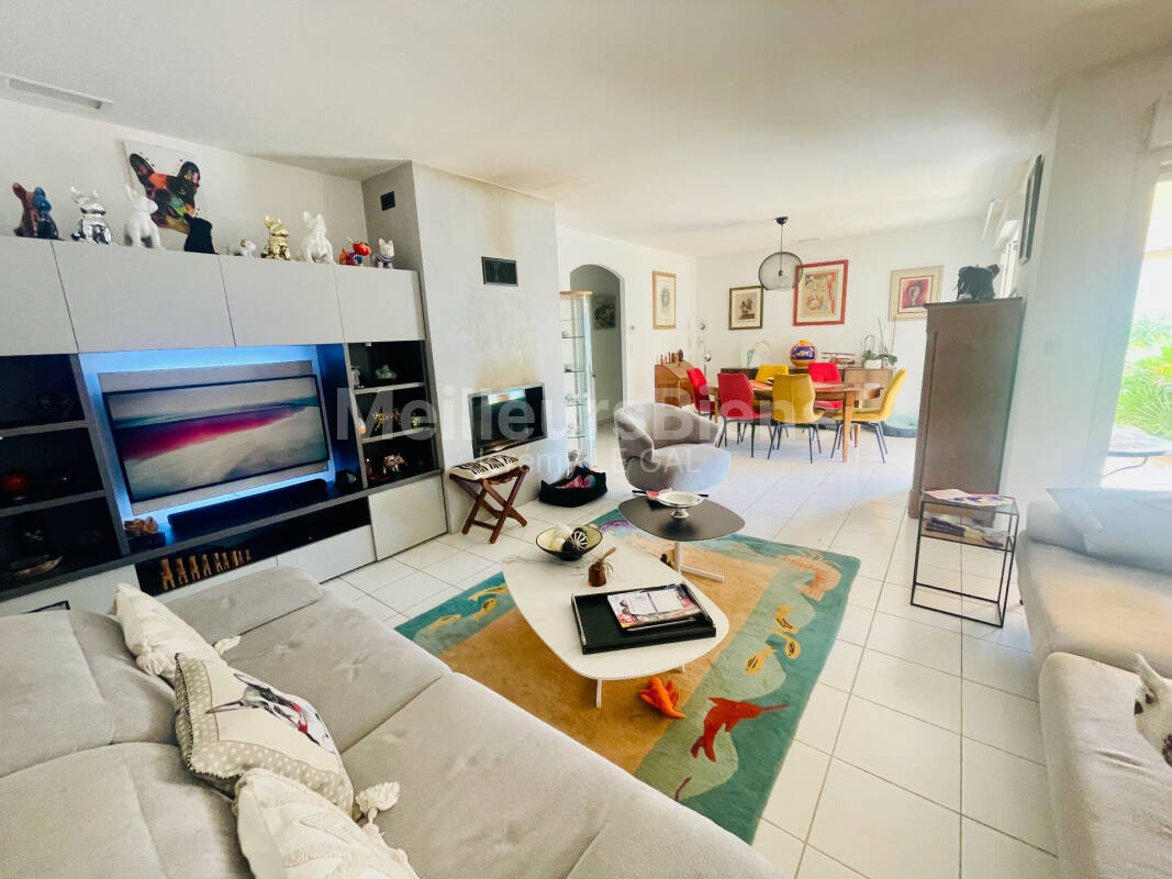 VILLA T5 PLAIN PIED AVEC GARAGE ET PISCINE